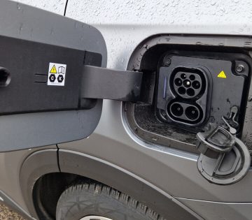 Brutalisan meriti a villanyautokat a tel 360x315