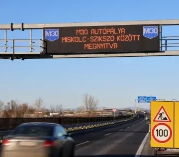 Itt az uj Kresz komoly szigoritast kapnak a nyakukba a gyalogosok emelik a sebesseghatarokat Magyarorszagon 360x315