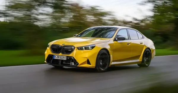 Kamu az egesz a BMW megsem hagy fel a V8 es V12 motorok gyartasaval