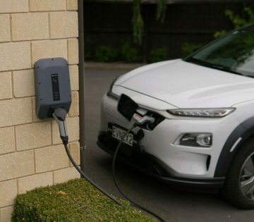 Kozel 45 kal nott az elektromos autok iranti erdeklodes – stabil kinalat mellett elenkult a hasznaltauto piac 2025 ben 360x315