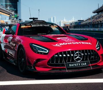 Merfoldkohoz er Melbourne ben a Forma 1 biztonsagi autojanak vezetoje 360x315