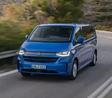 Nagyobb akkumulator es gyorsabb toltes igy fejlodnek a VW villany furgonjai 360x315