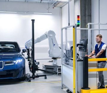 Tobb villanyautot adott el a BMW 360x315