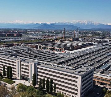 Tortenelmi melysegbe zuhant az olasz autogyartas 360x315
