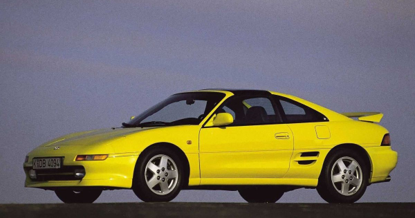 Ujra lesz kozepmotoros Toyota sportkocsi