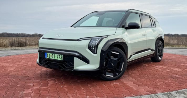 A kis urhajo ami nyugdijba kuldi a hatotav parat – Kia EV3 GT line teszt