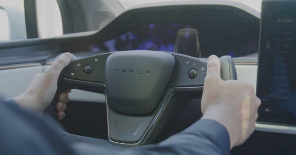 Az elektromos kilincs utan a szarvkormanyt is betiltja Kina