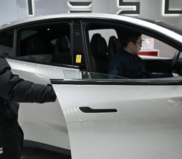 Betiltjak az elektromosan mukodo rejtett autokilincseket Kinaban 360x315
