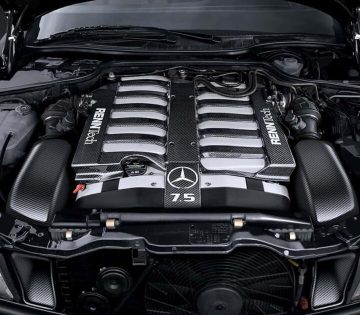 Brutalis szelesitest es V12 es szivet kap ez a klasszikus Mercedes 360x315
