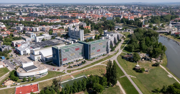Jatek es tanulas Lego robotokkal versenyeztek a diakok a Szechenyi Istvan Egyetemen