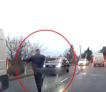 Kikeszultek a rendorok egy vasuti atjaronal 360x315