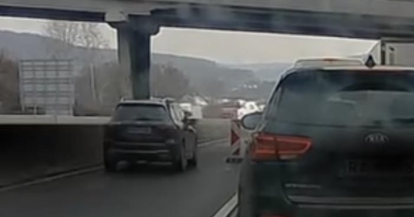 M1 hazhoz ment a pofonert ket tolakodo sofor
