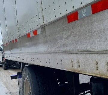 100 kilometert tett meg egy kamionos csupasz felnivel mire megallitottak 360x315