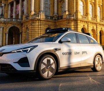Amulnak az utasok es a jarokelok sofor nelkuli taxik jarnak Horvatorszagban 360x315