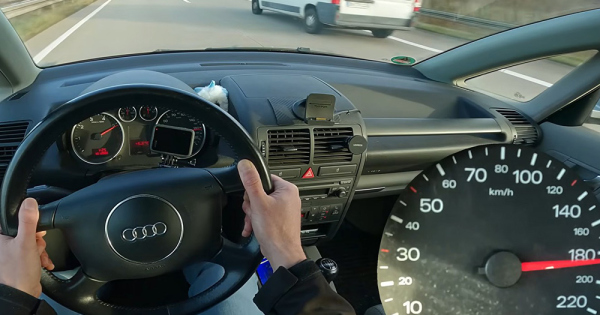 Balul sult el az Audi A2 teszt a nemet autopalyan