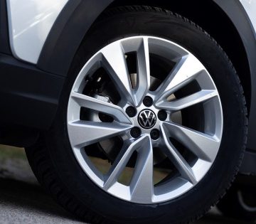 Egy apro hiba es 26 meterrel hosszabb lehet a fekut – Ellenorizte mar a gumijait 360x315
