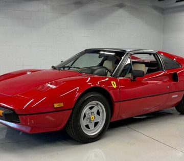 Elado a Magnum sorozat eredeti Ferrarija 360x315