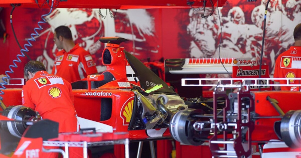 Hamilton riadot fujt komoly gondokkal kuzd a Ferrari a Japan Nagydij elott