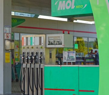Itt a bejelentes atmeneti korlatozasokrol dontott a Mol benzinkutak is bezarnak erre fel kell keszulni 360x315