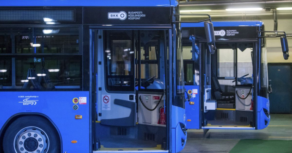 Karacsony Gergely Kenytelenek leszunk a BKV buszokkal beallni a benzinkutakra tankolni