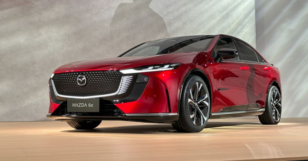 A debreceni Bmw iX3 elnyerte a Vilag ev autoja es a Vilag elektromos jarmuve dijat 2026 ban