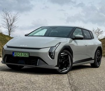 A futurizmus emberkozeli arca Proban a Kia EV4 otajtos valtozata 360x315