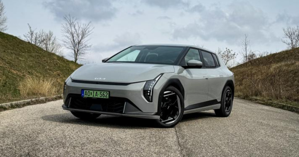 A futurizmus emberkozeli arca Proban a Kia EV4 otajtos valtozata