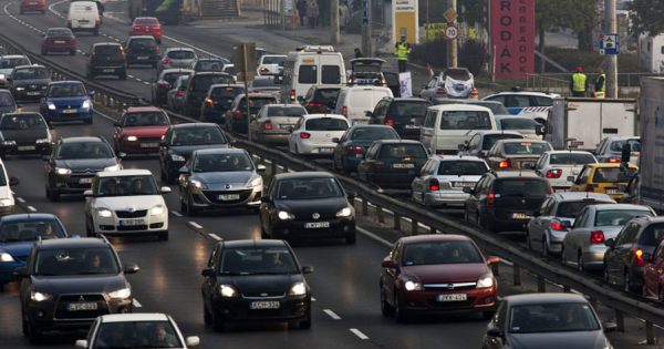 Az uj kormany teendoi az autosok jobb eleteert