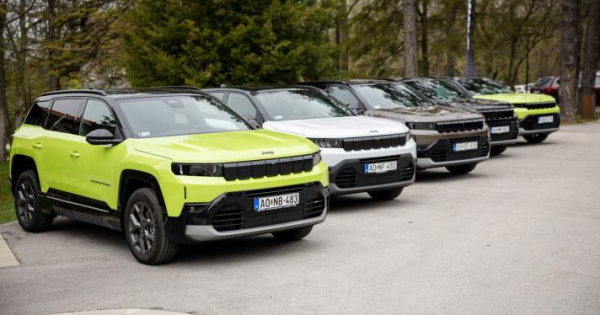 Dobogokon mutattak be az uj Jeep Compasst Elektromos forradalom es ikonikus terepkepessegek
