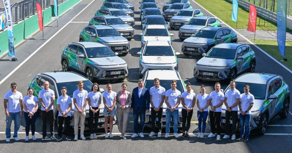 Huszonegy sportolo kapott autot a Los Angeles i felkeszulesre