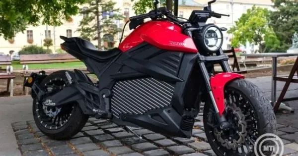 Indiai elektromos motorokat forgalmaz Kozep Europaban az Elektrorider