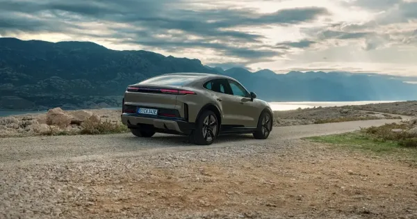 Mar SUV kupekent is megjelent minden idok legerosebb sorozatgyartasu Porsche modellje