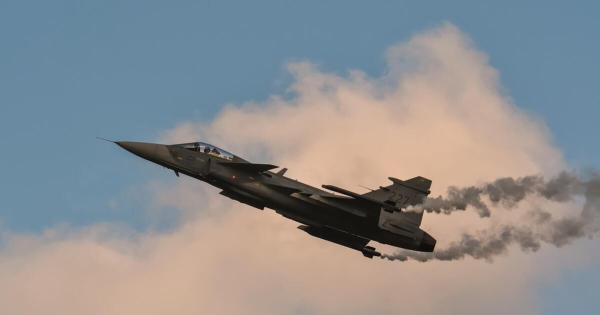 Megerkezett a kecskemeti repulobazisra a ket uj Gripen harcaszati repulogep 1