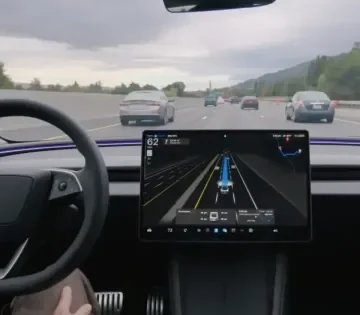 Megjott az engedely Hollandiaban indul a Tesla onvezeto rendszere 1 360x315