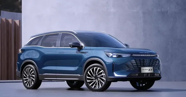 Mercedes technologiaval tamad az uj kinai automarka – megnyilt az elso szalon Magyarorszagon