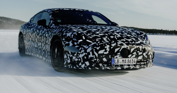 Tarcsakkal vadul meg a Mercedes uj sportautoja