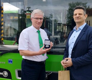Rangos elismeresben reszesult egy pecsi autobusz vezeto 360x315