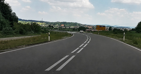Sokan rosszul tudjak ezt jelenti valojaban a dupla szaggatott vonal az uton