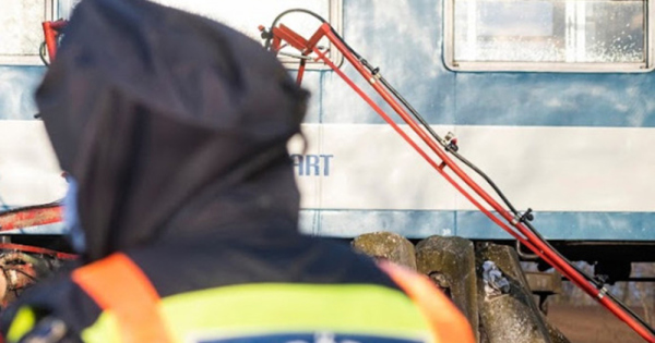 Vonat es szemelyauto csapodott egymasnak Babotnal