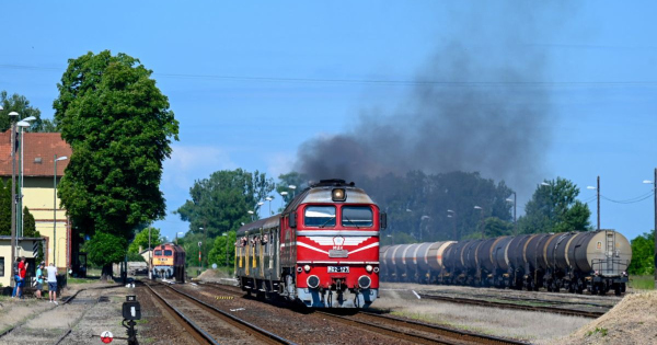 300 meteren leszakadt a felsovezetek a miskolci vasutvonalon