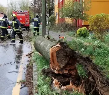 Akar piros riasztast is kiadhatnak vihar zivatar es jegeso miatt delutanra 360x315