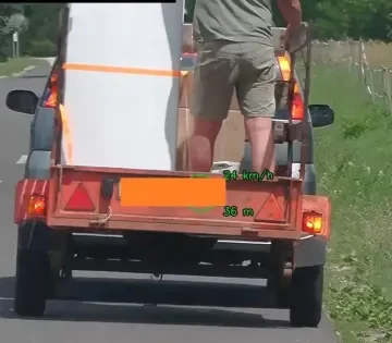 Alig hitt a szemenek a rendor Borsodban az utanfuton allva utazott egy ferfi 360x315
