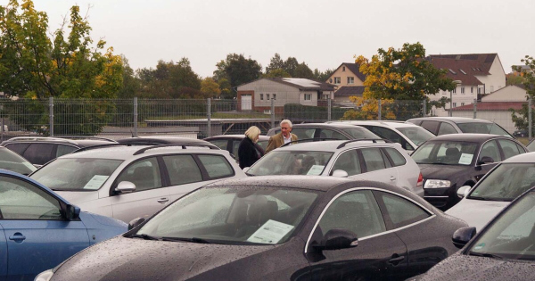 Eros forint 7 eve nem latott szinten a hasznalt auto import