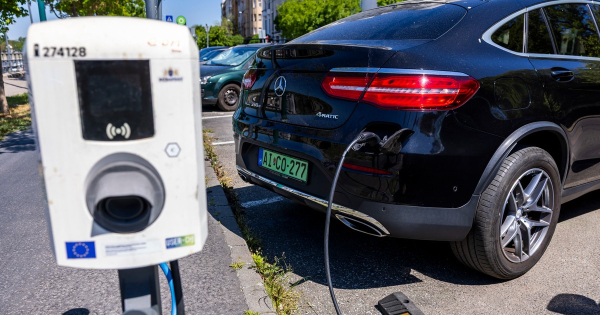 Ezekkel az autokkal nem hajthat fel kompra – Fontos szabalyok utazoknak