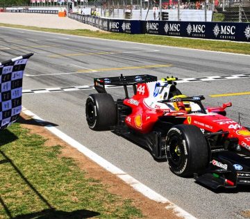 Jobb motorral a Ferrari mar most dominalna 360x315