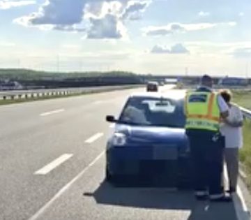 Kozel 40 kilometert vezetett szemben a forgalommal egy idos no Csak a muszaki hiba tudta megallitani 360x315