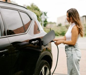 Magyar autosok tizezrei keslekednek a rendszamcserevel pedig veszesen kozeleg a hatarido 360x315