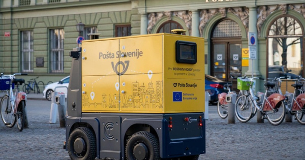 Mar robotpostas gurul szomszedunk fovarosanak utcain 1