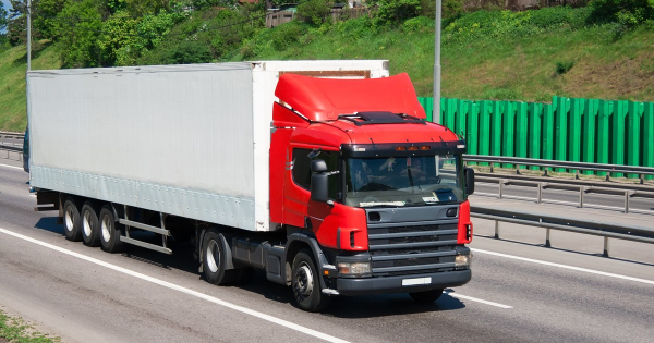 Titkos kapcsolo miatt buntettek 740 000 forintra egy sofort 1