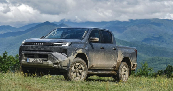 Vezettuk az uj Toyota Hiluxot amibol mar elektromos is van